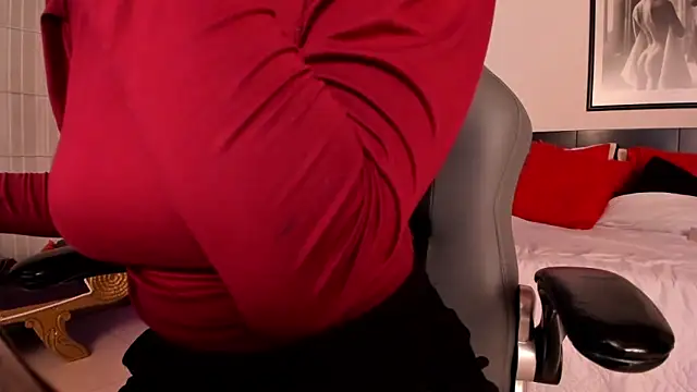 Snapshot of Moony_14 chatting on October 18, 1:34 pm Moony 14 online show from October 18, 1:34 pm