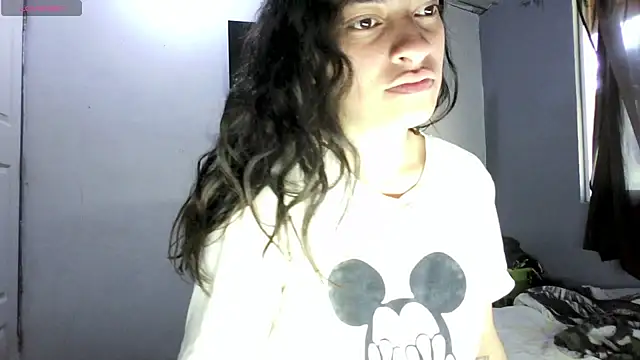 Snapshot of stephybrowm7 chatting on May 5, 1:19 pm stephybrowm7 online show from May 5, 1:19 pm