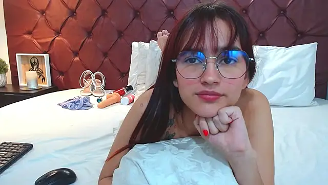 Snapshot of MelodyMansson chatting on January 14, 5:01 pm MelodyMansson online show from January 14, 5:01 pm