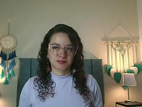 Snapshot of ArtesanaMK chatting on May 10, 11:15 am ArtesanaMK online show from May 10, 11:15 am