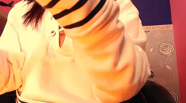 Snapshot of SaraSofia44 chatting on March 15, 9:41 am SaraSofia44 online show from March 15, 9:41 am