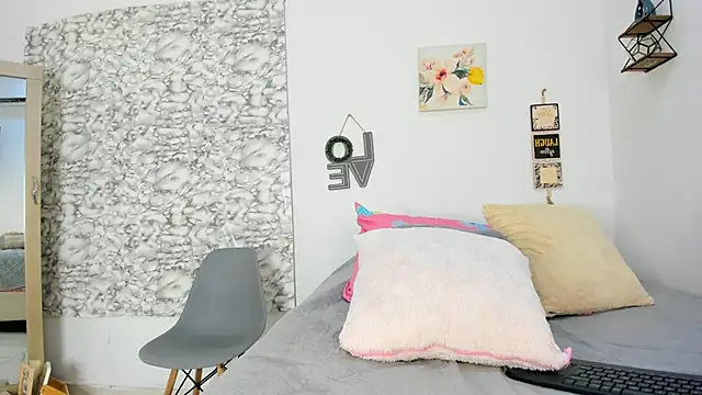 Snapshot of Canhela1 chatting on September 30, 12:59 am Canhela1 online show from September 30, 12:59 am