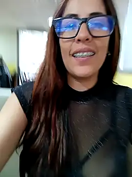 Snapshot of Lena-32 chatting on December 27, 6:31 pm Lena-32 online show from December 27, 6:31 pm