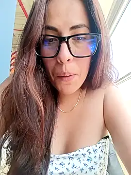 Snapshot of Lena-32 chatting on January 15, 5:05 pm Lena-32 online show from January 15, 5:05 pm