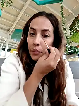 Snapshot of Lena-32 chatting on March 18, 5:10 pm Lena-32 online show from March 18, 5:10 pm