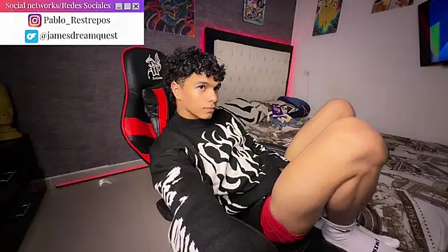 Snapshot of james_dreams_ chatting on April 7, 1:17 am james dreams online show from April 7, 1:17 am