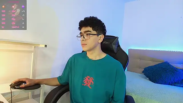 Snapshot of _nickconnor01 chatting on November 16, 3:12 am nickconnor01 online show from November 16, 3:12 am