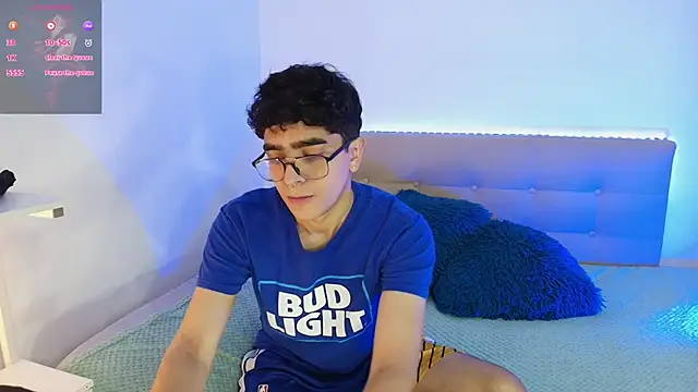 Snapshot of _nickconnor01 chatting on November 19, 12:32 am nickconnor01 online show from November 19, 12:32 am