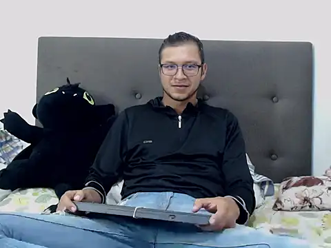 andy loverxx online show from January 18, 5:33 am