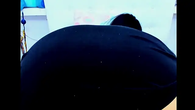 Snapshot of HorniestMilf chatting on February 21, 1:22 am HorniestMilf online show from February 21, 1:22 am