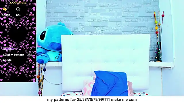 Snapshot of HorniestMilf chatting on March 9, 5:06 pm HorniestMilf online show from March 9, 5:06 pm