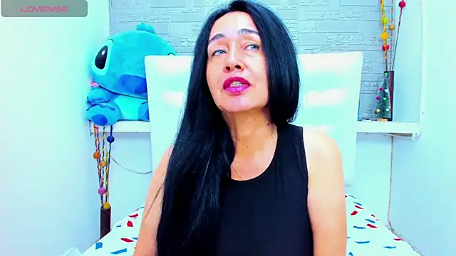 Snapshot of HorniestMilf chatting on March 12, 9:24 pm HorniestMilf online show from March 12, 9:24 pm