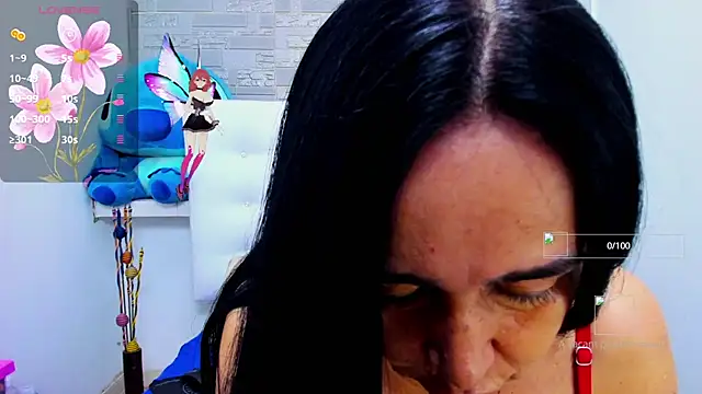 Snapshot of HorniestMilf chatting on October 25, 8:58 pm HorniestMilf online show from October 25, 8:58 pm