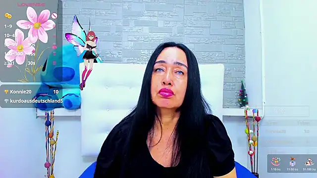 Snapshot of HorniestMilf chatting on November 5, 11:16 pm HorniestMilf online show from November 5, 11:16 pm