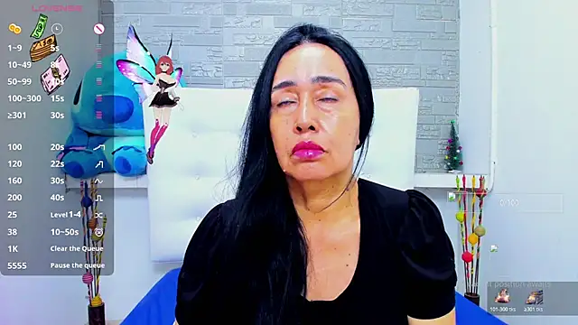 Snapshot of HorniestMilf chatting on November 20, 8:19 pm HorniestMilf online show from November 20, 8:19 pm