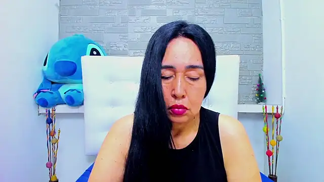 Snapshot of HorniestMilf chatting on November 22, 2:49 pm HorniestMilf online show from November 22, 2:49 pm