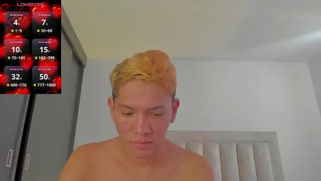 JulianRose 1 online show from November 15, 1:18 pm