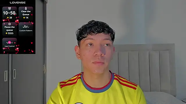 JulianRose 1 online show from July 3, 12:11 pm