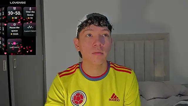 JulianRose 1 online show from July 7, 11:58 am