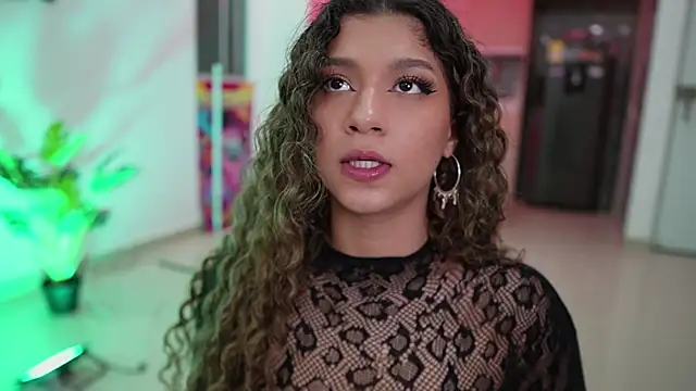 Snapshot of Melina-Smith chatting on February 7, 1:47 am Melina-Smith online show from February 7, 1:47 am