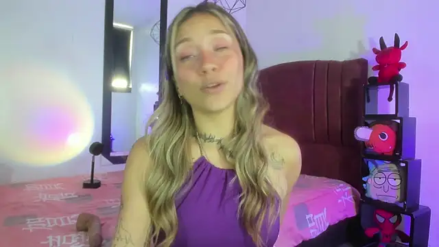 alisson zafiro  online show from December 18, 3:22 pm