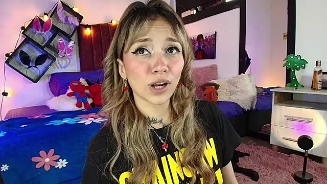 alisson zafiro  online show from March 6, 5:00 pm