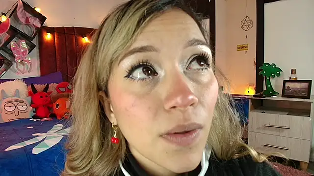 alisson zafiro  online show from March 9, 3:11 am