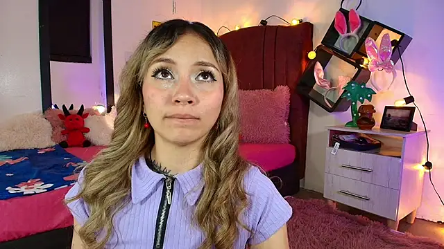 alisson zafiro  online show from March 11, 9:34 am