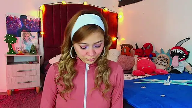 alisson zafiro  online show from October 9, 3:15 am