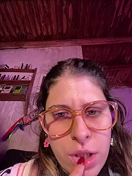 Snapshot of FlorBich chatting on June 13, 11:13 pm FlorBich online show from June 13, 11:13 pm