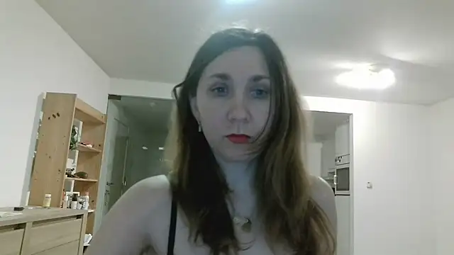 Snapshot of JasmineGlamour chatting on May 13, 11:44 pm JasmineGlamour online show from May 13, 11:44 pm