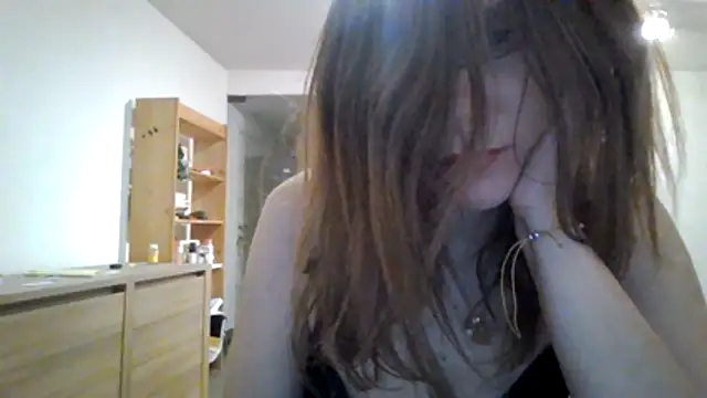 Snapshot of JasmineGlamour chatting on May 16, 11:25 pm JasmineGlamour online show from May 16, 11:25 pm