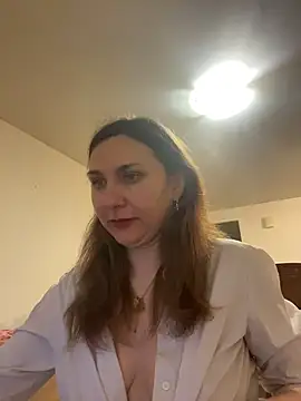 Snapshot of JasmineGlamour chatting on June 13, 9:24 pm JasmineGlamour online show from June 13, 9:24 pm