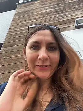 Snapshot of JasmineGlamour chatting on July 4, 4:13 pm JasmineGlamour online show from July 4, 4:13 pm