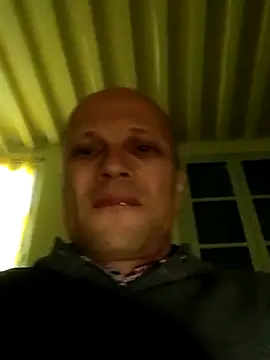 Snapshot of wedge75 chatting on October 13, 9:42 am wedge75 online show from October 13, 9:42 am