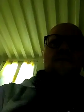 Snapshot of wedge75 chatting on October 16, 9:10 am wedge75 online show from October 16, 9:10 am