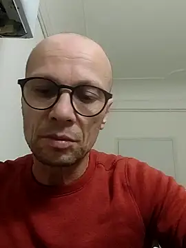 Snapshot of wedge75 chatting on October 25, 1:40 pm wedge75 online show from October 25, 1:40 pm