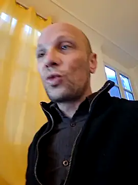 Snapshot of wedge75 chatting on December 4, 3:54 pm wedge75 online show from December 4, 3:54 pm