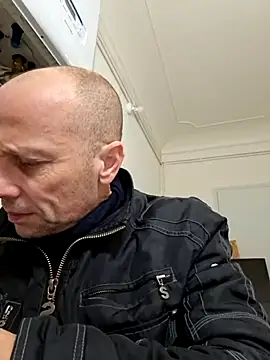 Snapshot of wedge75 chatting on December 23, 9:18 am wedge75 online show from December 23, 9:18 am