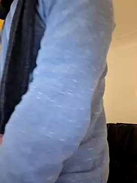 Snapshot of wedge75 chatting on January 18, 6:12 pm wedge75 online show from January 18, 6:12 pm