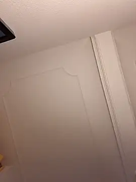 Snapshot of wedge75 chatting on February 8, 4:32 pm wedge75 online show from February 8, 4:32 pm