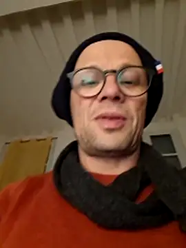 Snapshot of wedge75 chatting on March 1, 4:42 pm wedge75 online show from March 1, 4:42 pm