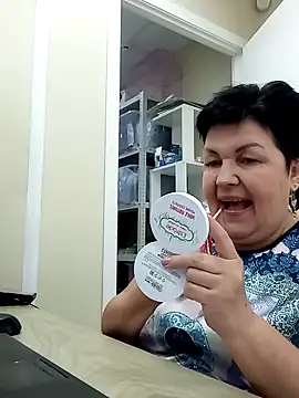 Snapshot of FantasyMichelle chatting on December 18, 11:34 am FantasyMichelle online show from December 18, 11:34 am