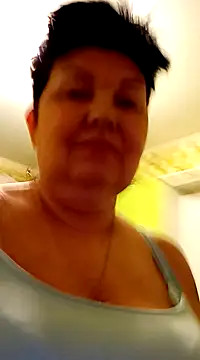 Snapshot of FantasyMichelle chatting on December 31, 5:11 am FantasyMichelle online show from December 31, 5:11 am