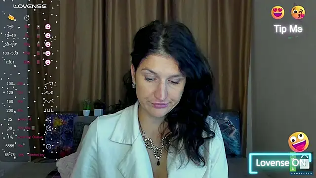 Alianna Solo Kisses online show from November 1, 12:18 pm