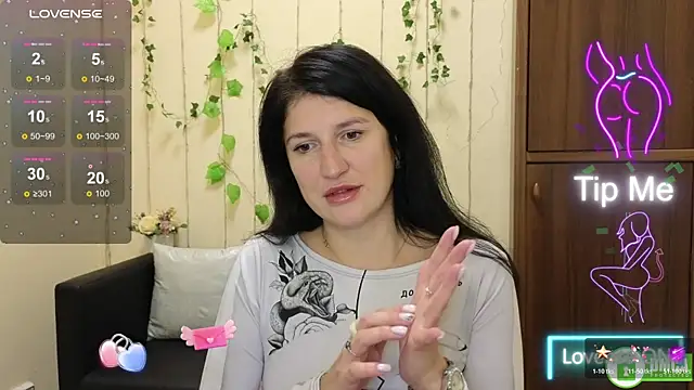 Alianna Solo Kisses online show from November 3, 12:28 pm