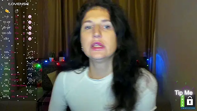 Alianna Solo Kisses online show from November 29, 6:27 am