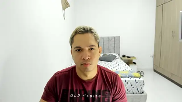 Snapshot of Valerioe chatting on June 5, 8:42 am Valerioe online show from June 5, 8:42 am
