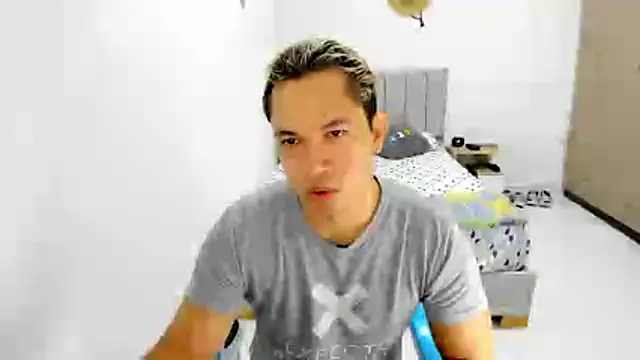 Snapshot of Valerioe chatting on June 13, 2:04 pm Valerioe online show from June 13, 2:04 pm
