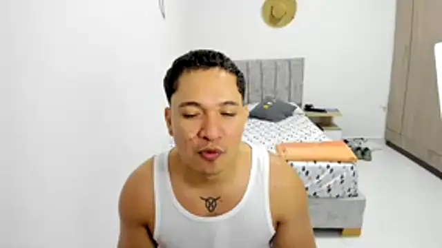 Snapshot of Valerioe chatting on July 14, 5:07 pm Valerioe online show from July 14, 5:07 pm